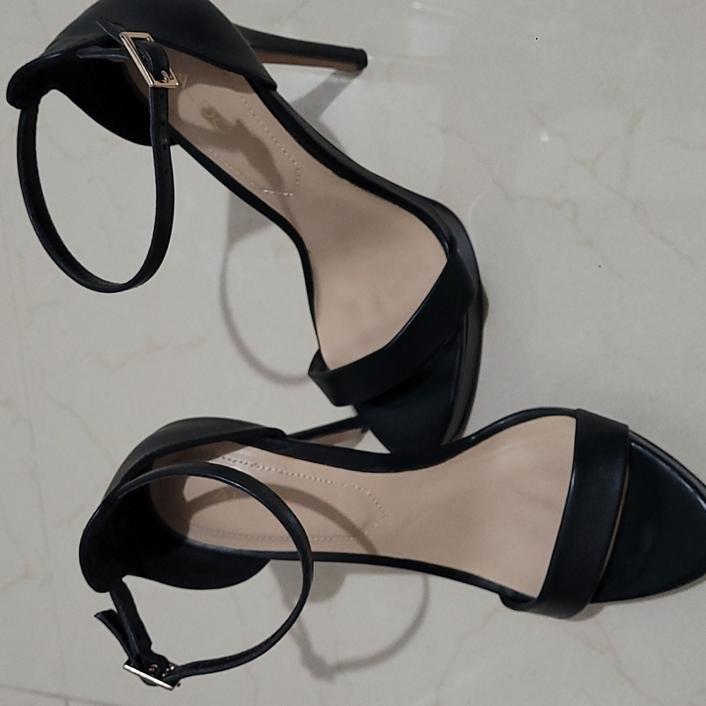 ALDO black platform heels size 6